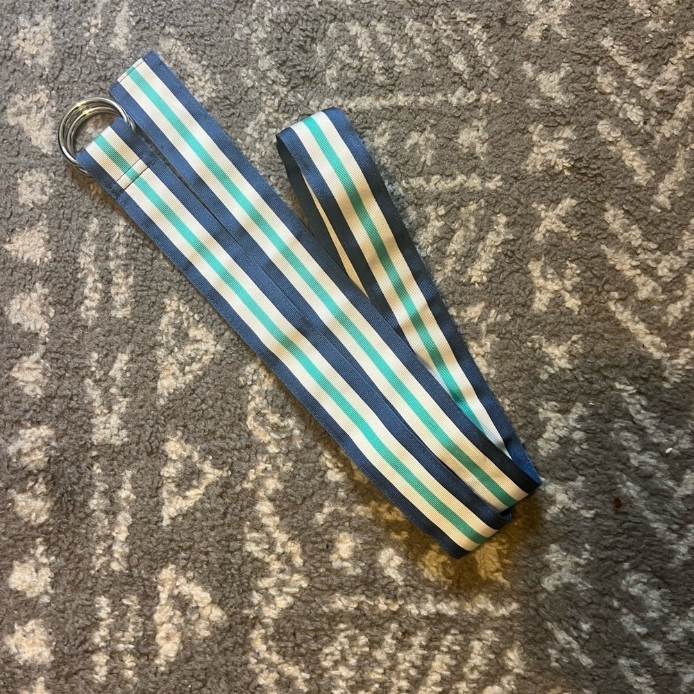 Vineyard Vines Blue and Green Striped Belt with Silver Rings XL 50” long (C101) - Picture 3 of 3